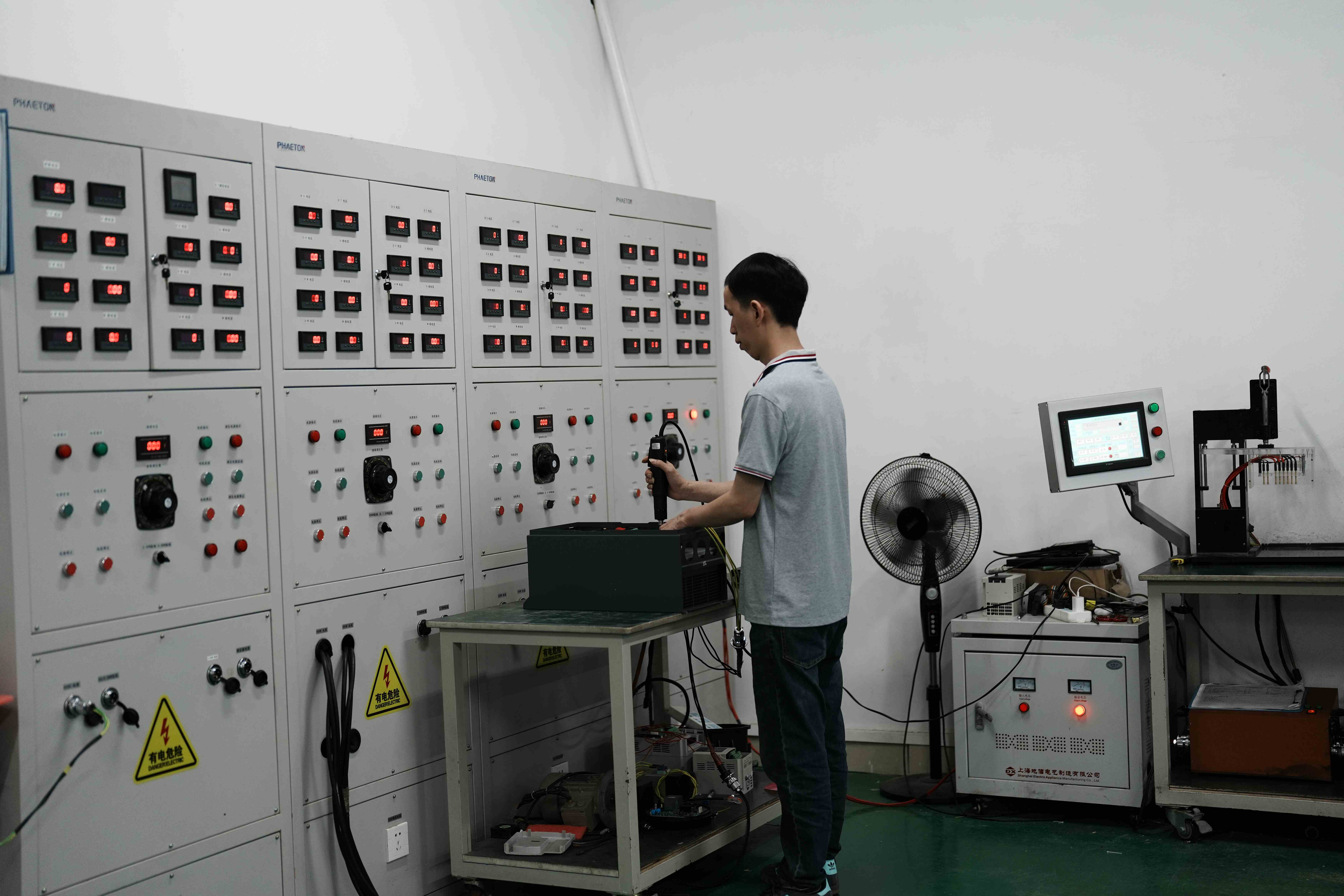 solar pump inverter factory